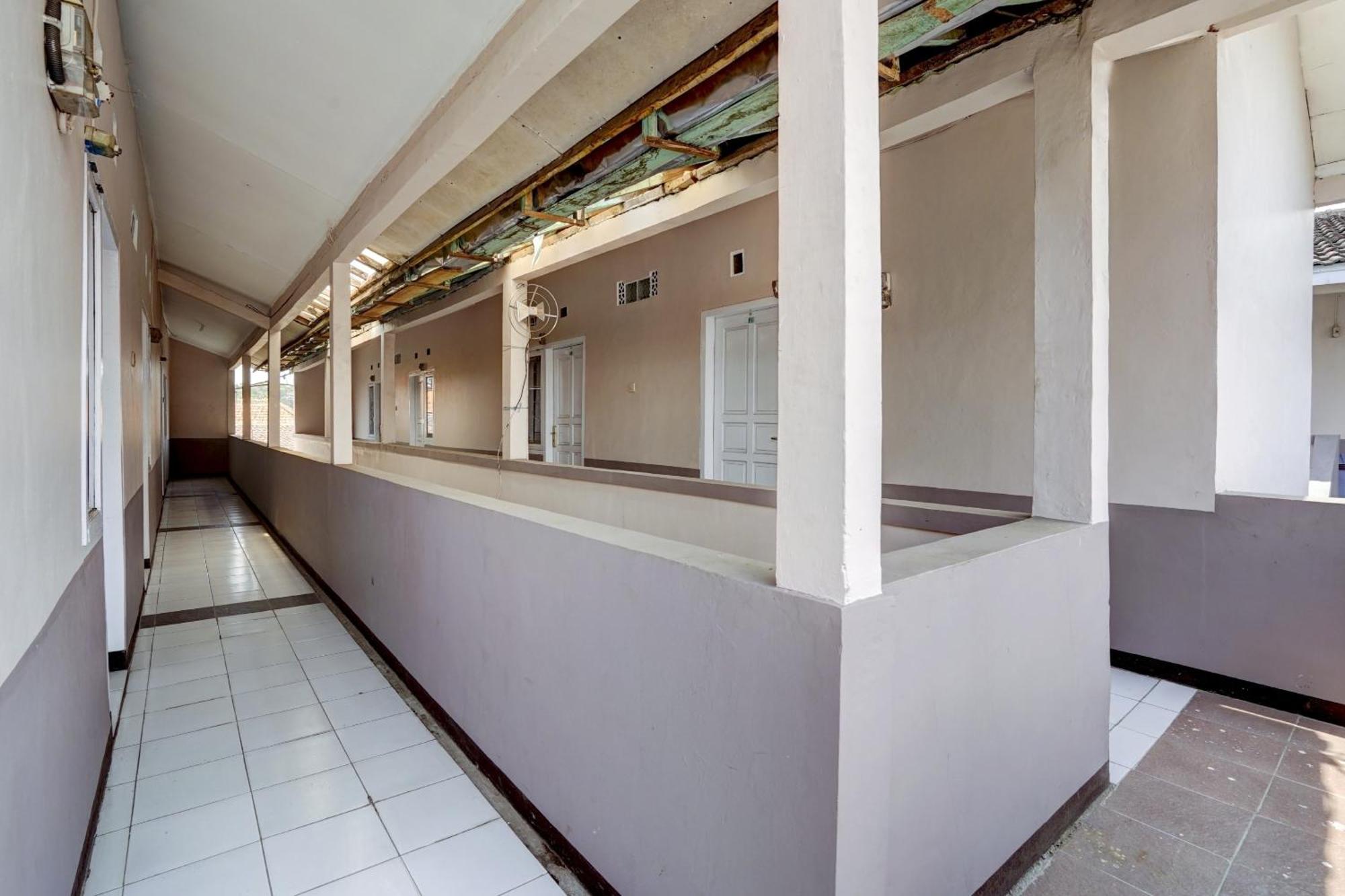 Spot On 90200 Pondok Sabaraya Cileunyi Syariah Exteriér fotografie